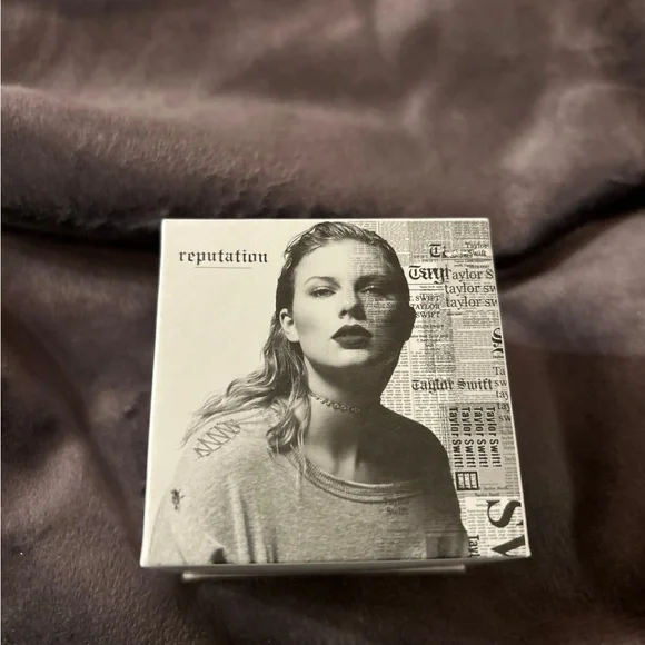 Taylor Swift official Black Reputation Snake Ring - Picture 9 of 9